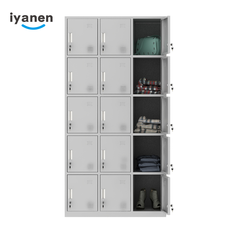 Fifteen door lockers